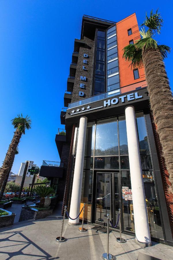 Hotel Del Medio Sutomore Buitenkant foto